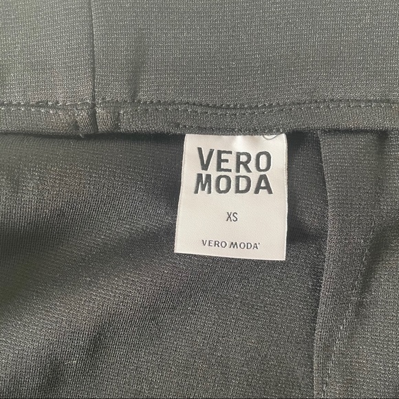 Mini skirt - Picture 3 of 4